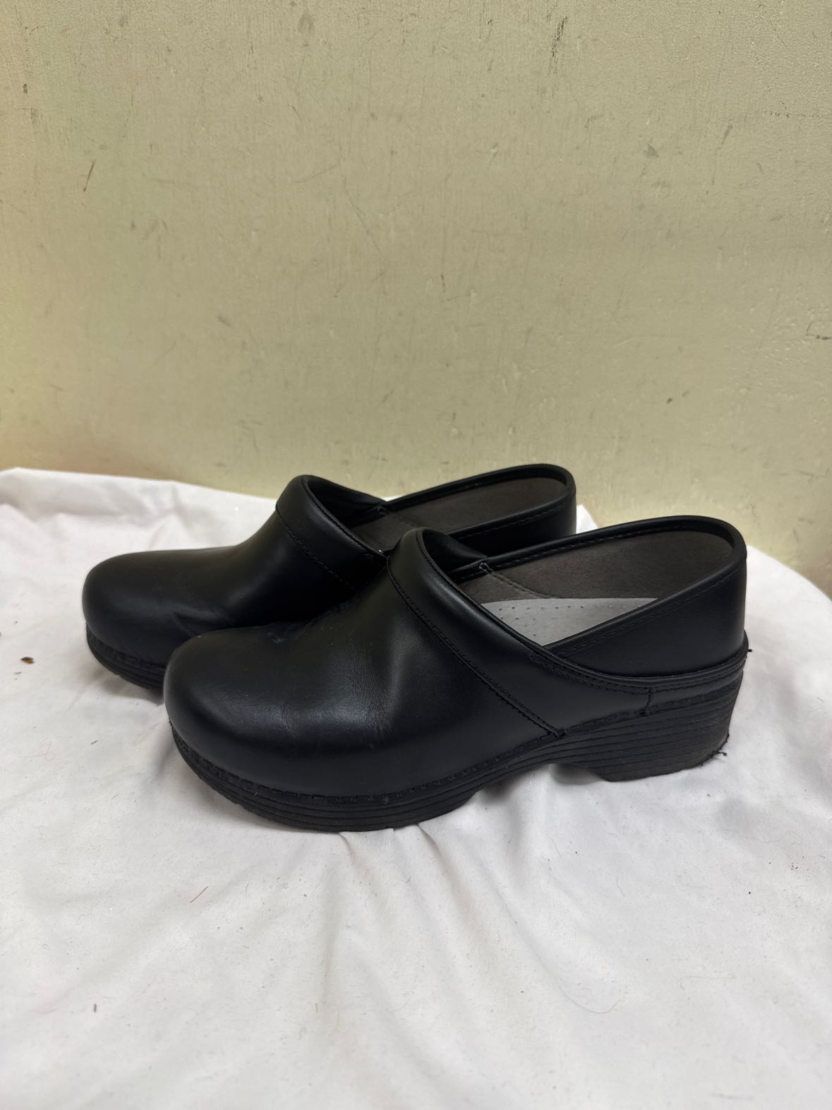 Dansko Women's Size 39 = 8-1/2 Black Clogs Shoes