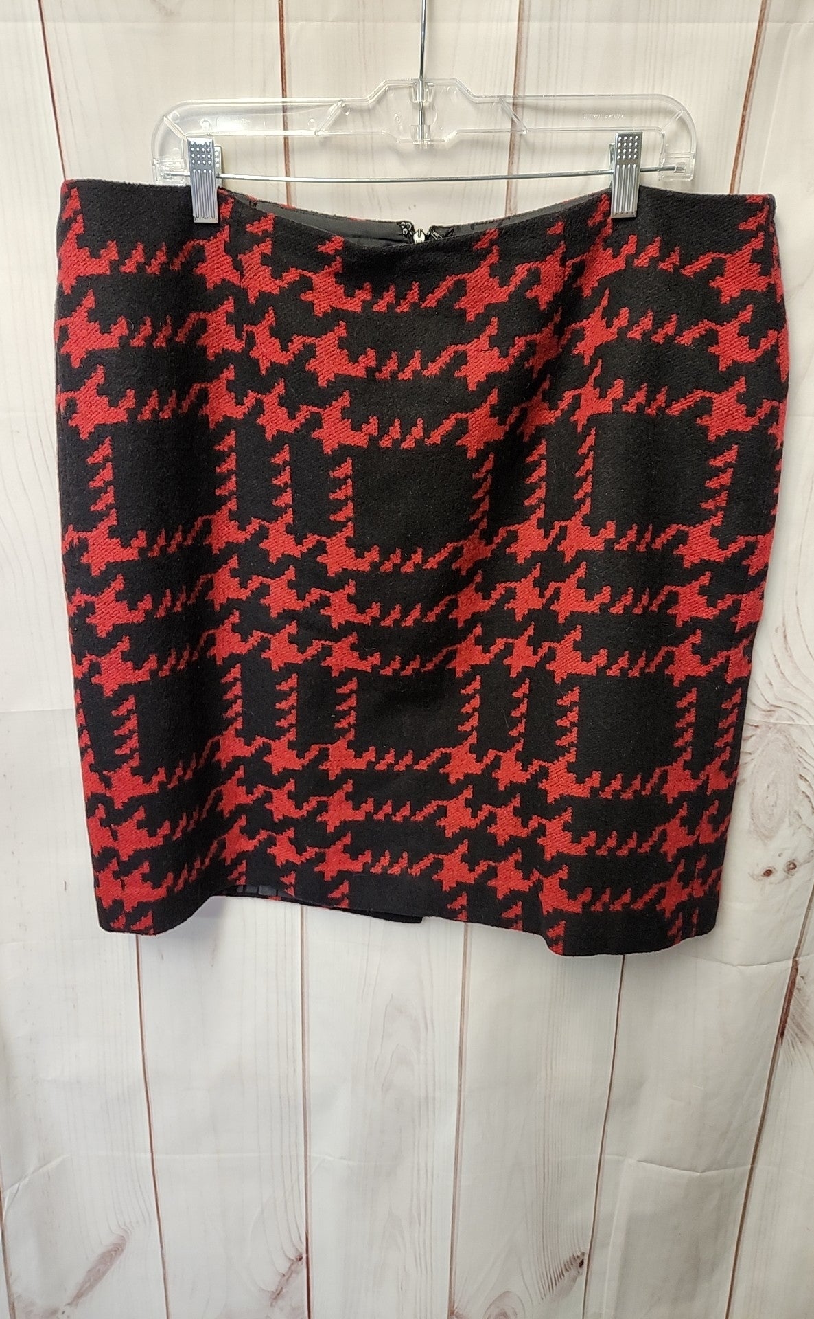 Talbots Women's Size 16 Petite Black & Red Skirt