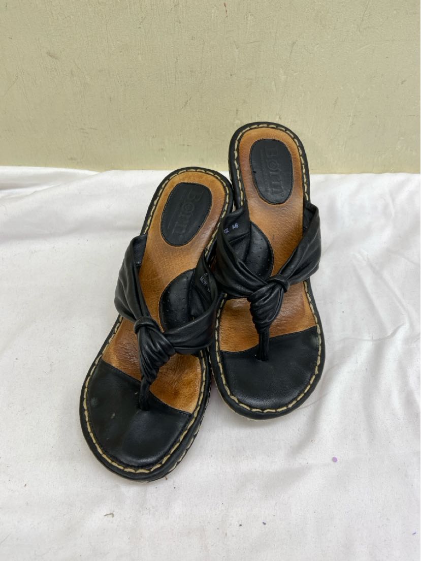 Born Women's Size 6 Black Sandals