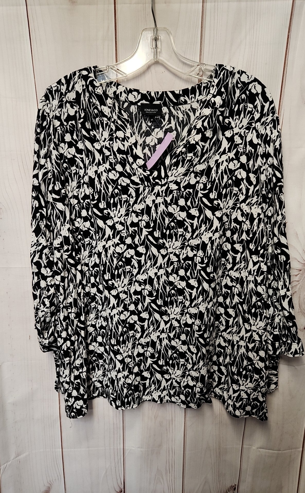 Jones & Co Women's Size 1X Black Floral 3/4 Sleeve Top