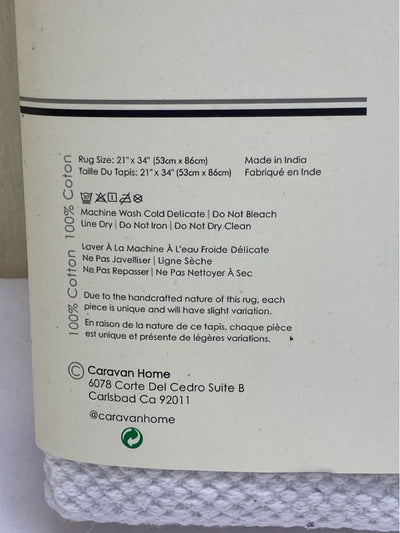 NIB Caravan White Rug