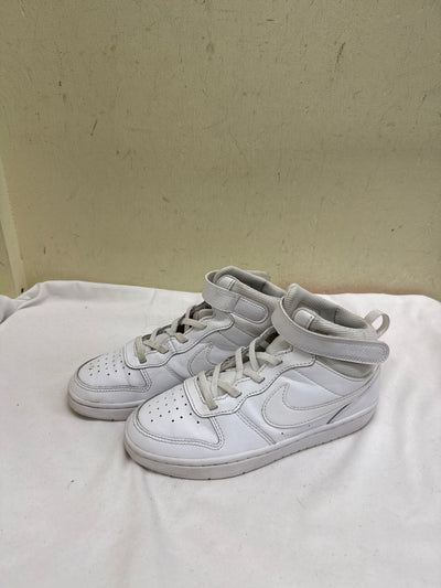 Nike Girl's Size 3 White Sneakers