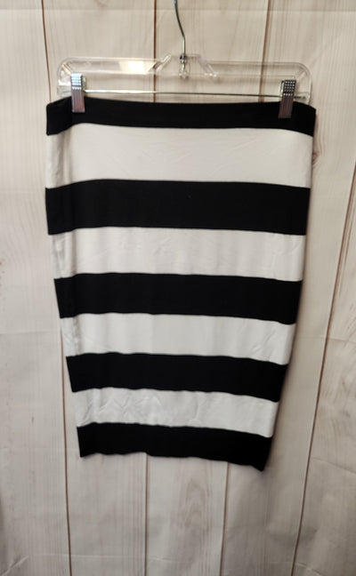 Vince Camuto Women's Size S White & Black Skirt