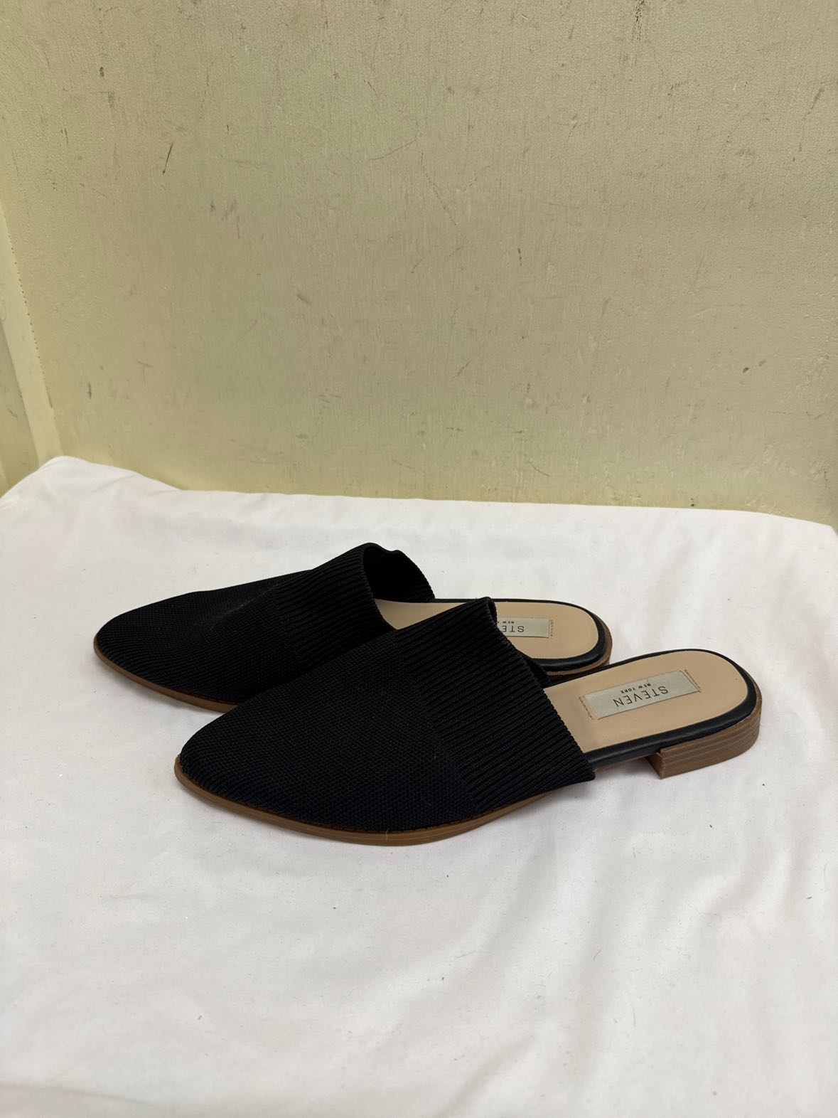Steven Women's Size 9-1/2 Black Flats Shoes