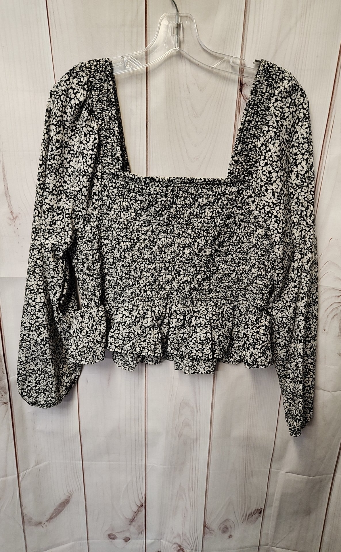 Japna Women's Size XL White & Black Floral Long Sleeve Top
