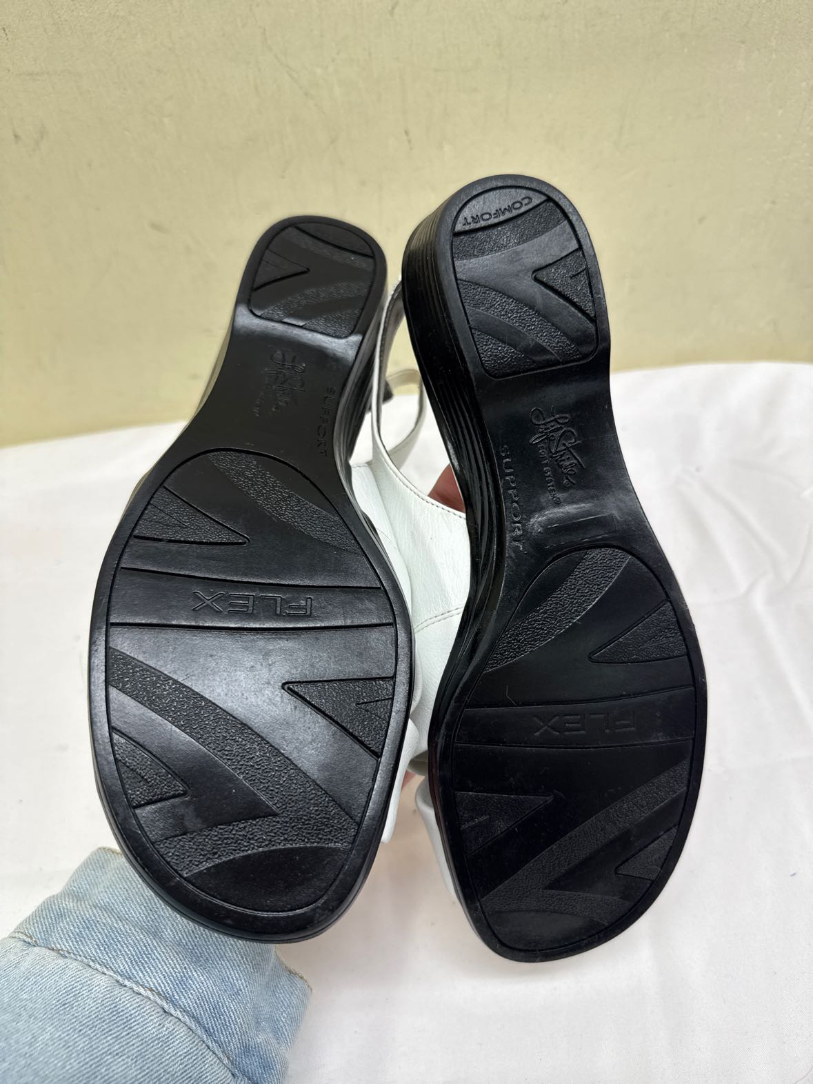Lifestride Women's Size 9-1/2 White Sandals