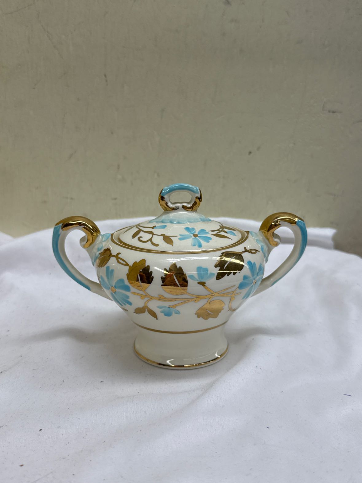 VTG Myott England M190FL Luster Ware Hand Painted White Floral Jar w/ Lid