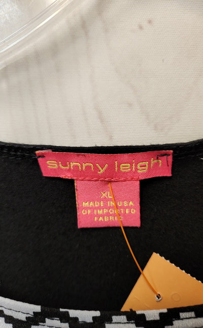 Sunny Leigh Women's Size XL Black & White Short Sleeve Top