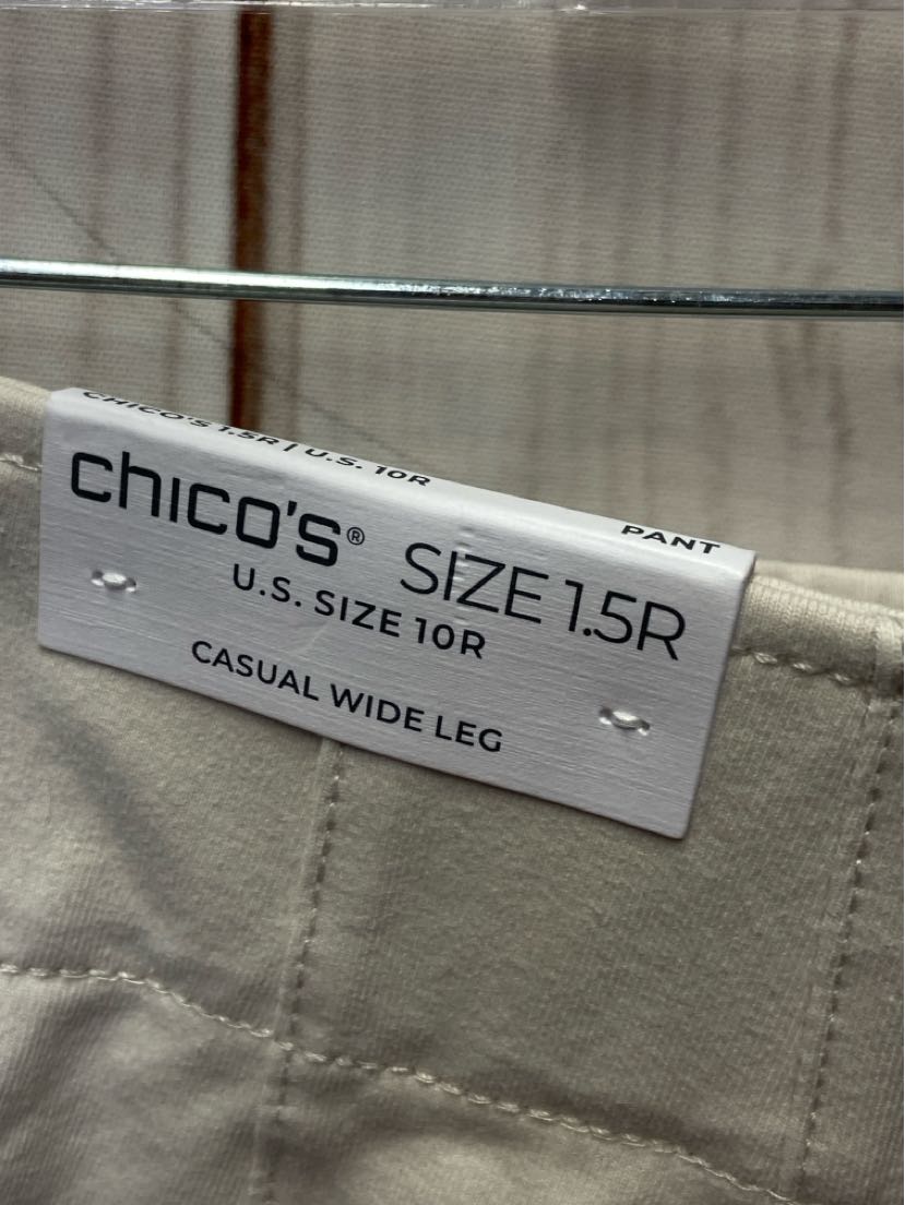 NWT Chico's Women's Size 1.5 = 10 White Pants