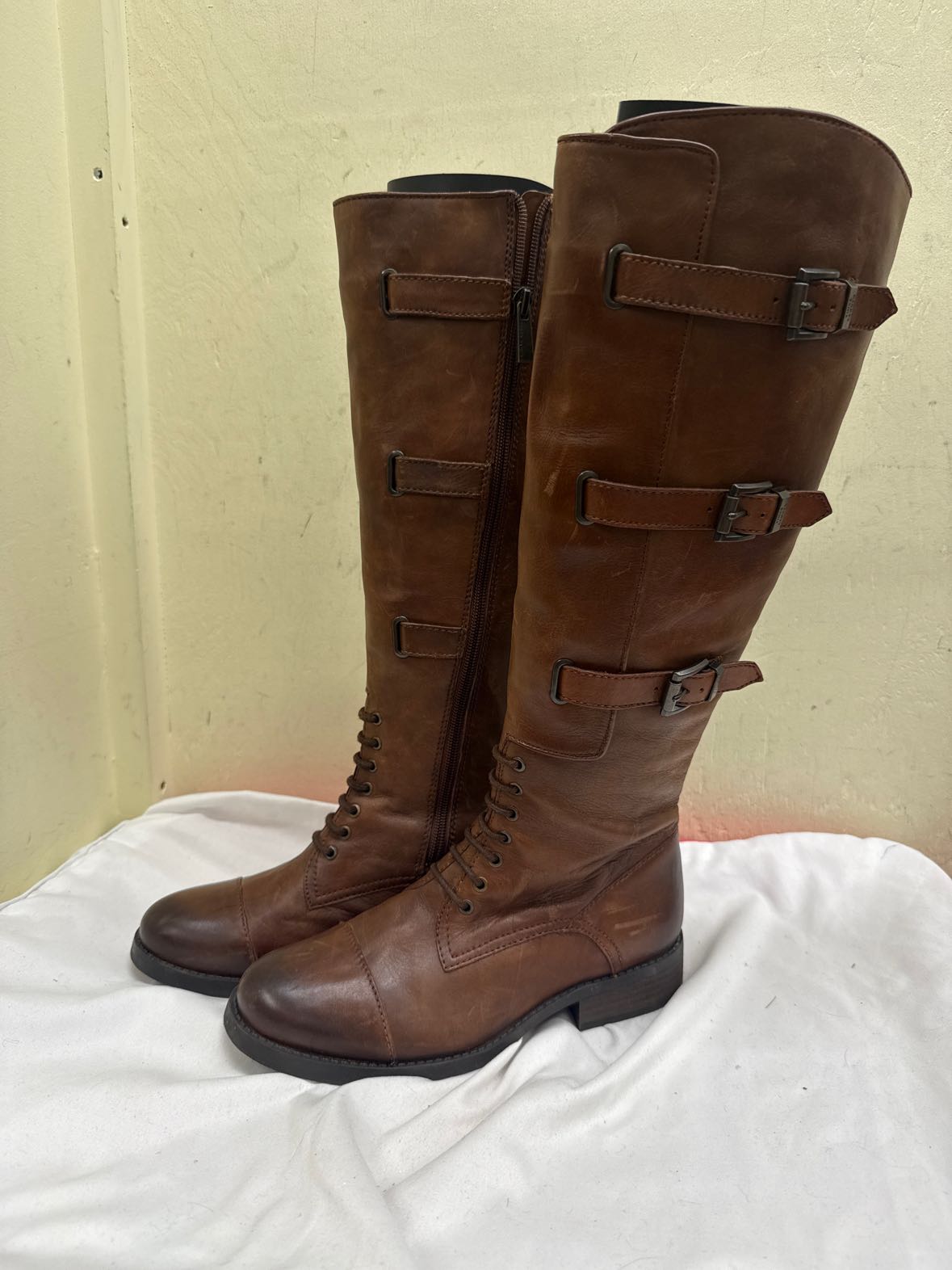 Vince Camuto Women's Size 6 Brown Boots Shoes
