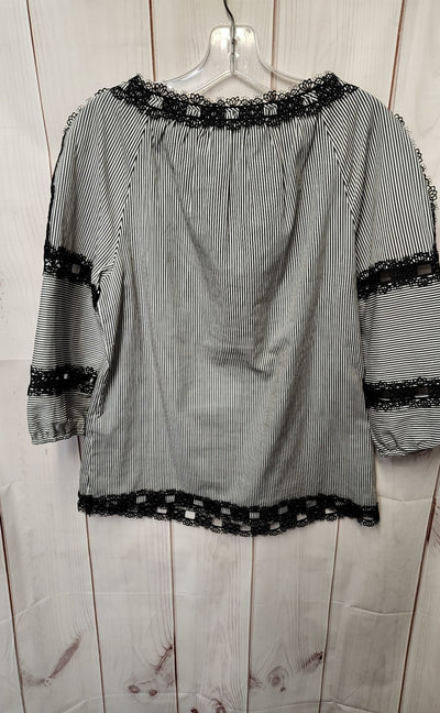 Chico's Women's Size 0 = US S Black & White 3/4 Sleeve Top