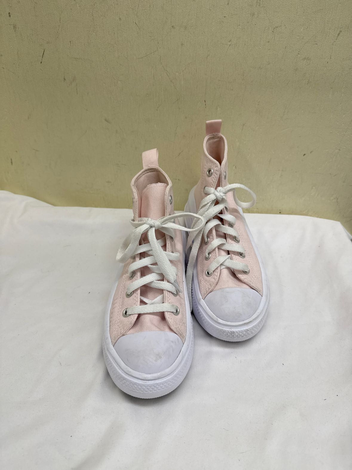 Converse Girl's Size 3 Pink Shoes