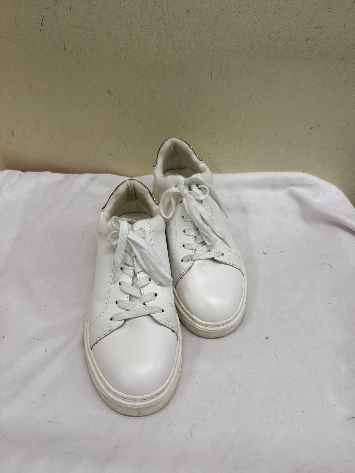 Steve Madden Women's Size 6 White Sneakers Shoes