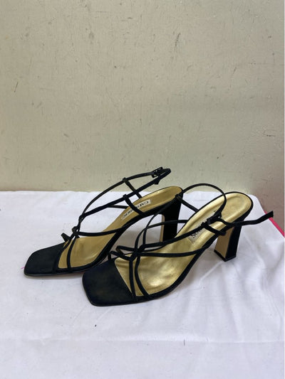 Caparros Women's Size 9-1/2 Black Pumps
