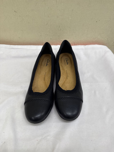 Clarks Women's Size 7-1/2 Black Flats Shoes