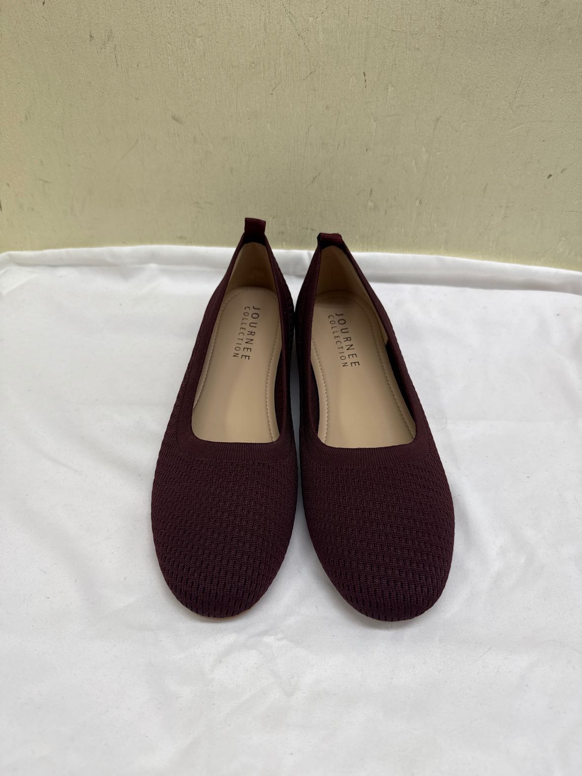 Journee Collection Women's Size 9-1/2 Maroon Flats Shoes