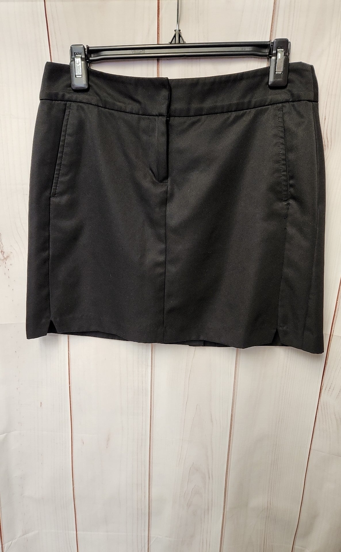 Izod Women's Size 4 Black Skorts