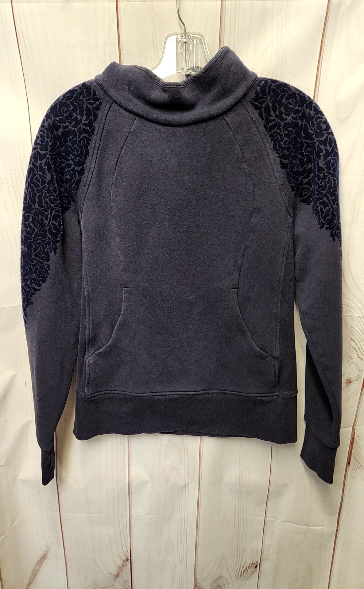 Lululemon Women's Size M Navy Sweatshirt