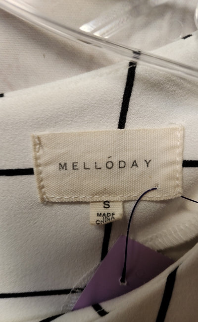 Mello Day Women's Size S White & Black Short Sleeve Top