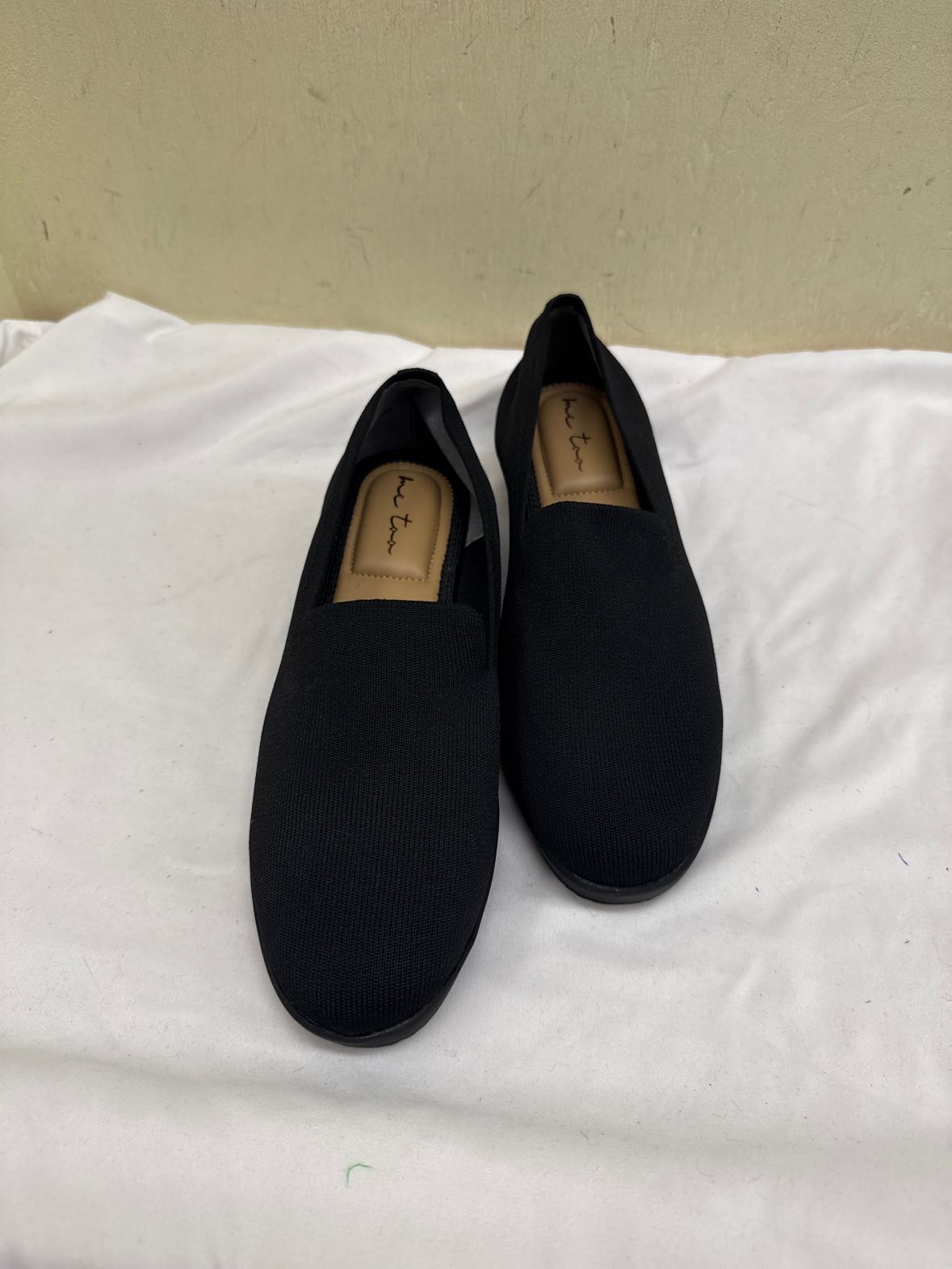 Me Too Women's Size 10 Black Flats Shoes