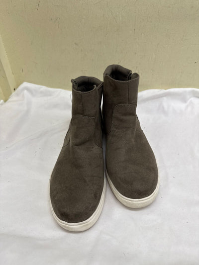 Izod Women's Size 9 Gray Boots Shoes