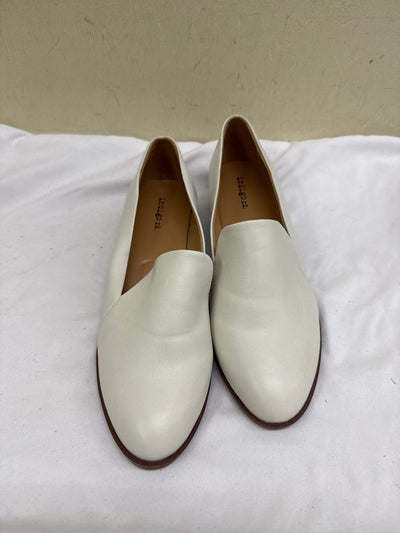 Indigo rd. Women's Size 10 White Flats Shoes