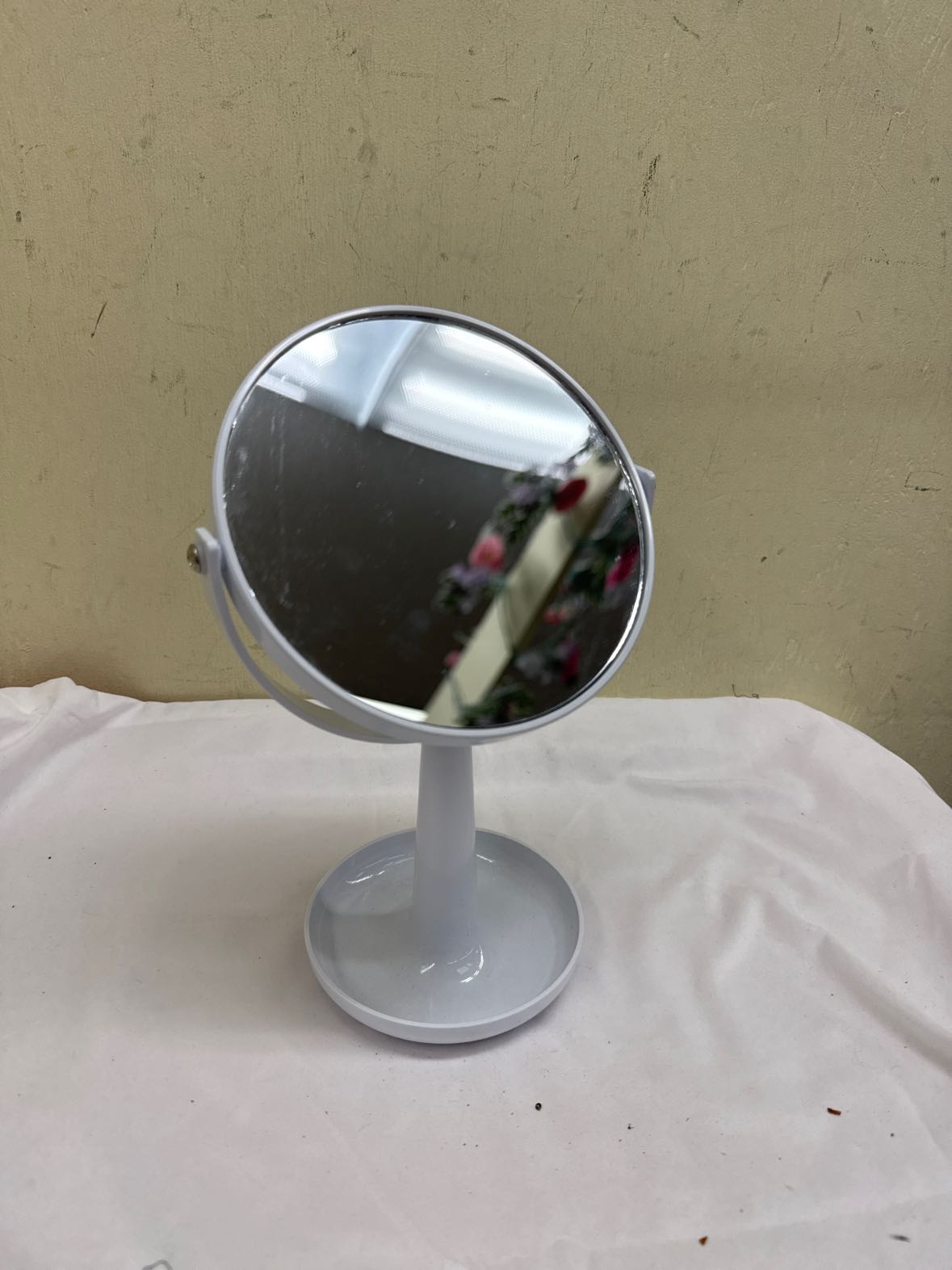 Make-Up Mirror