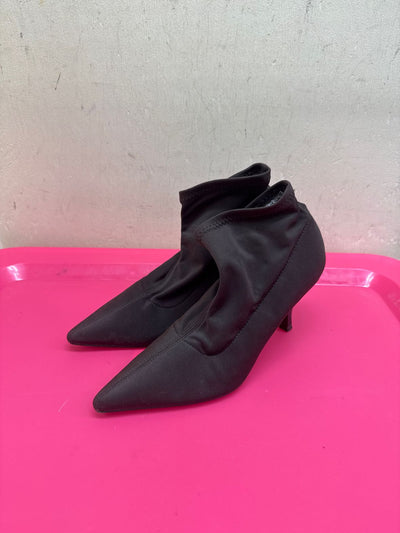 Predictions Women's Size 6 Brown Boots