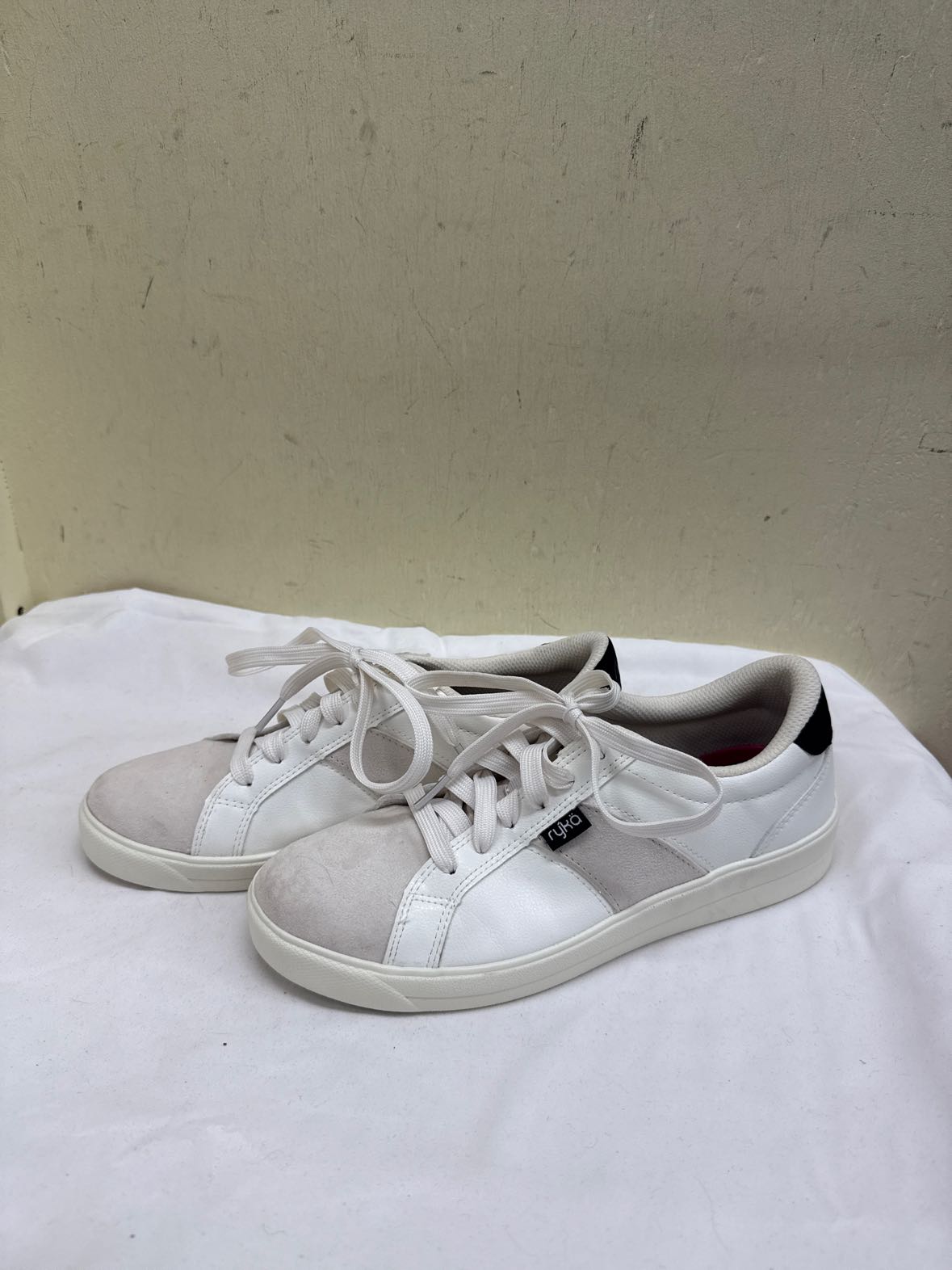 Ryka Women's Size 8-1/2 White Sneakers Shoes