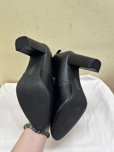 Comfort Women's Size 11 Black Boots