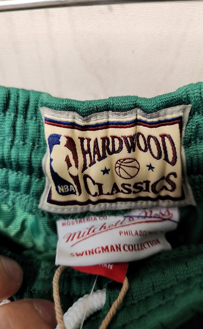 NWT Mitchell & Ness Boy's Size 18/20 Green Shorts