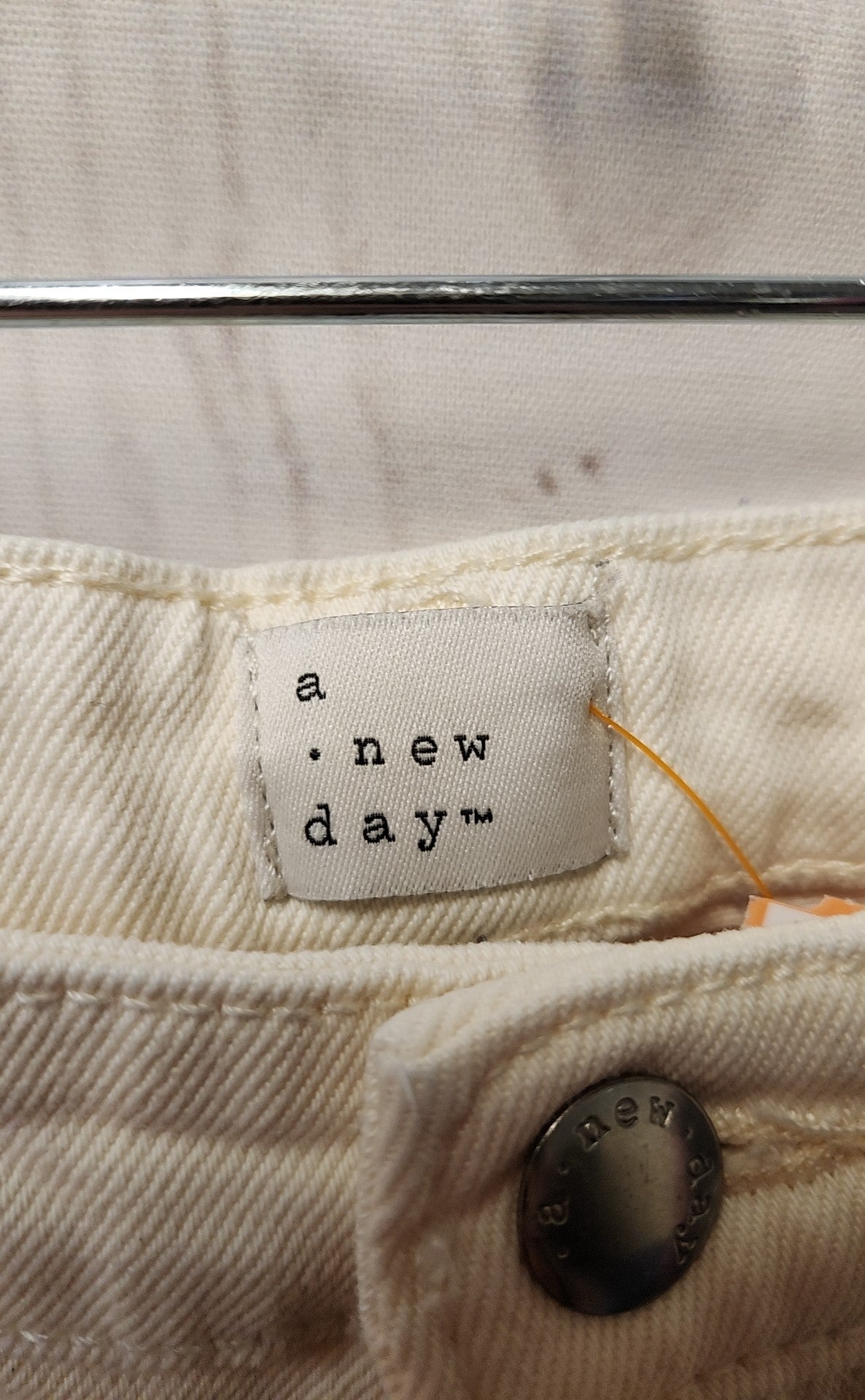 A New Day Women's Size 27 (3-4) Cream Jeans