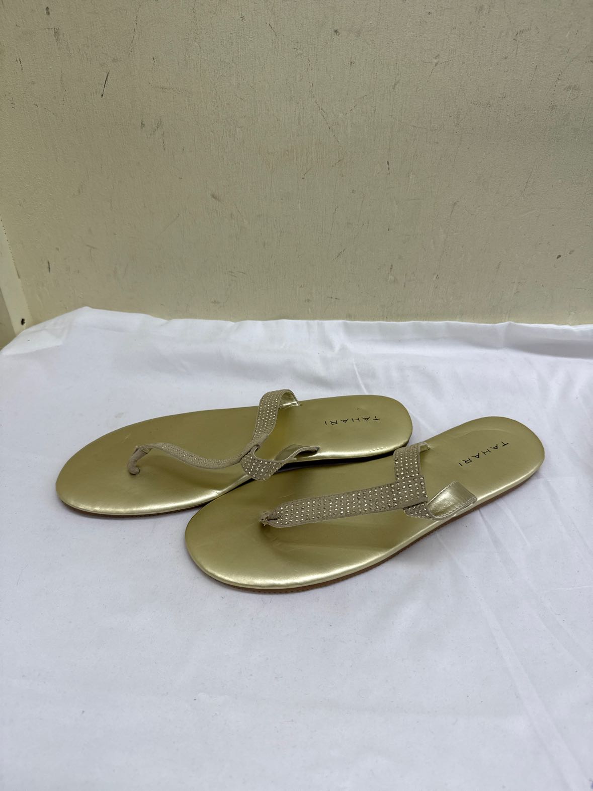 Tahari Women's Size 10 Gold Sandals Shoes