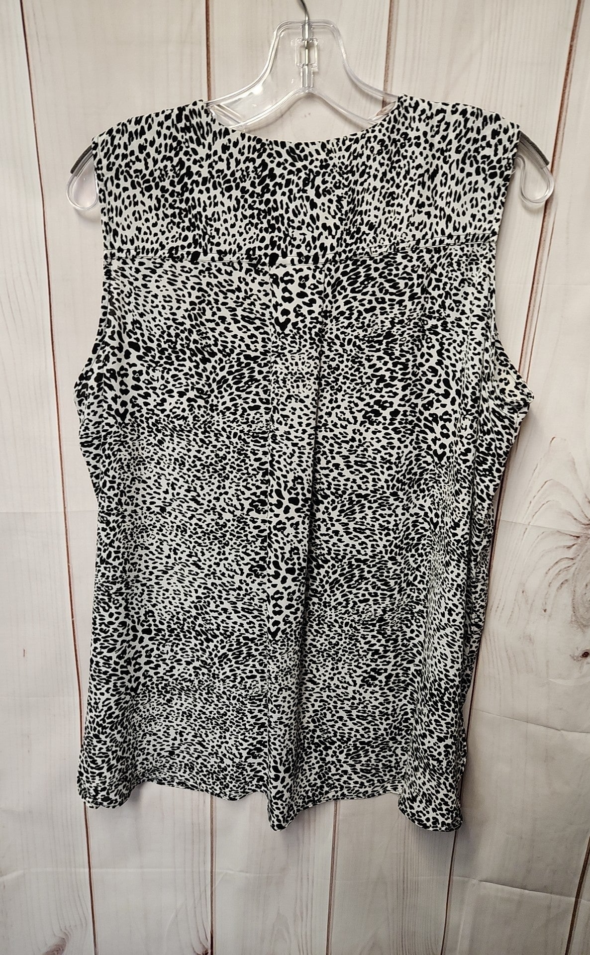 Rachel Zoe Women's Size 1X White & Black Animal Print Sleeveless Top
