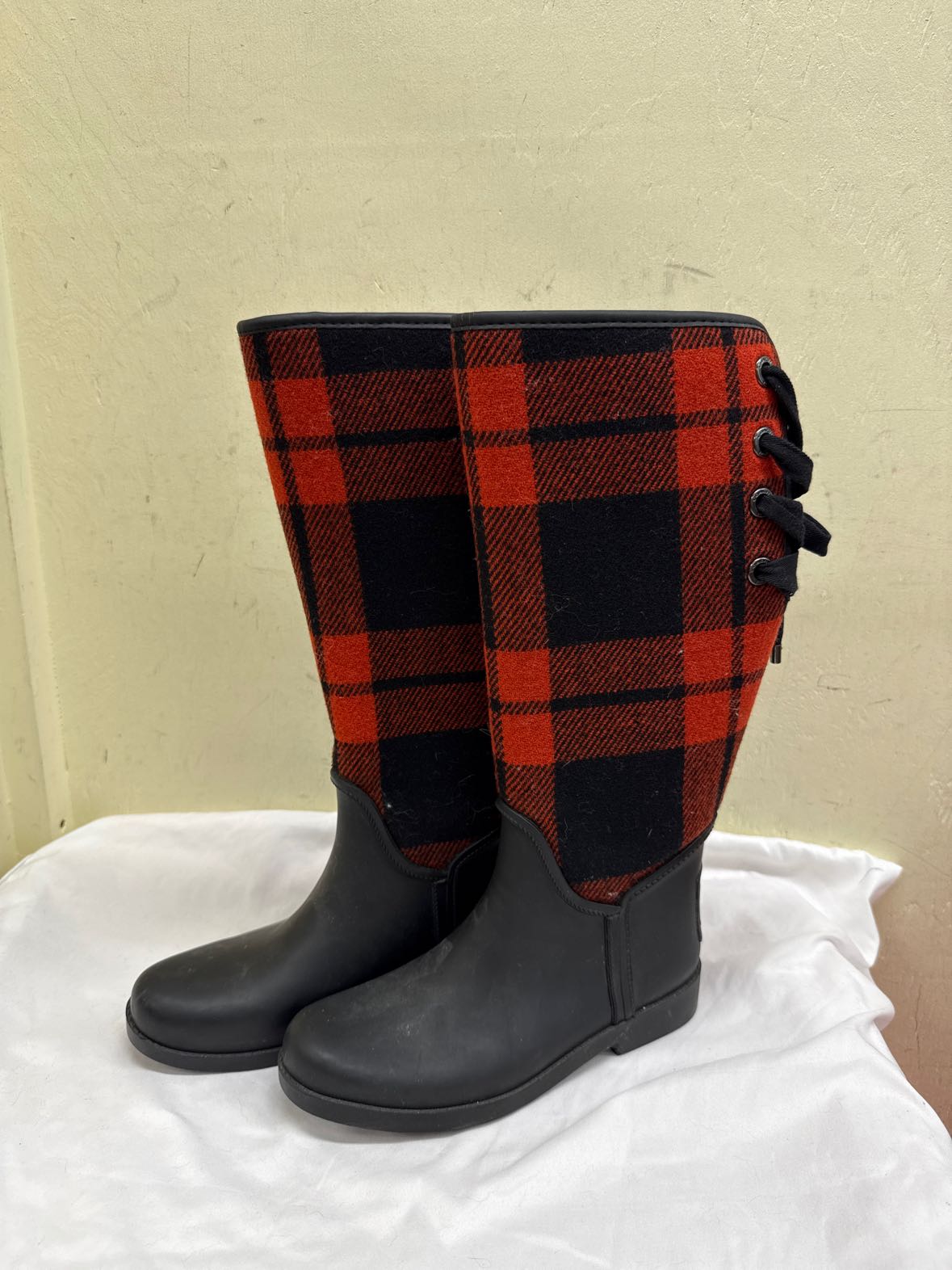 Coach Women's Size 7 Red & Black Boots Shoes
