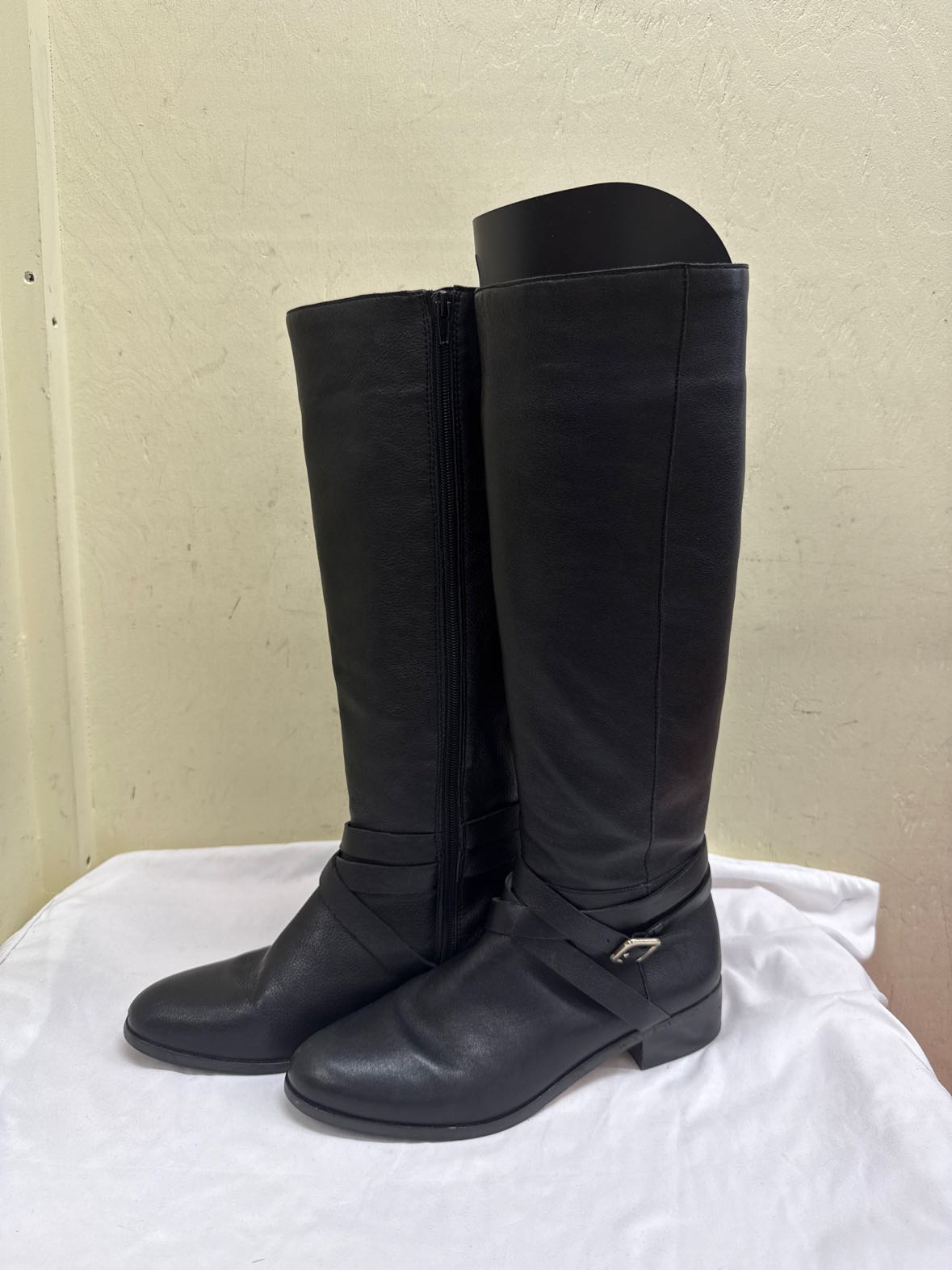 Ann Taylor Women's Size 10 Black Boots Shoes