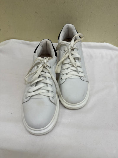 New Endostar Women's Size 9 White Sneakers Shoes