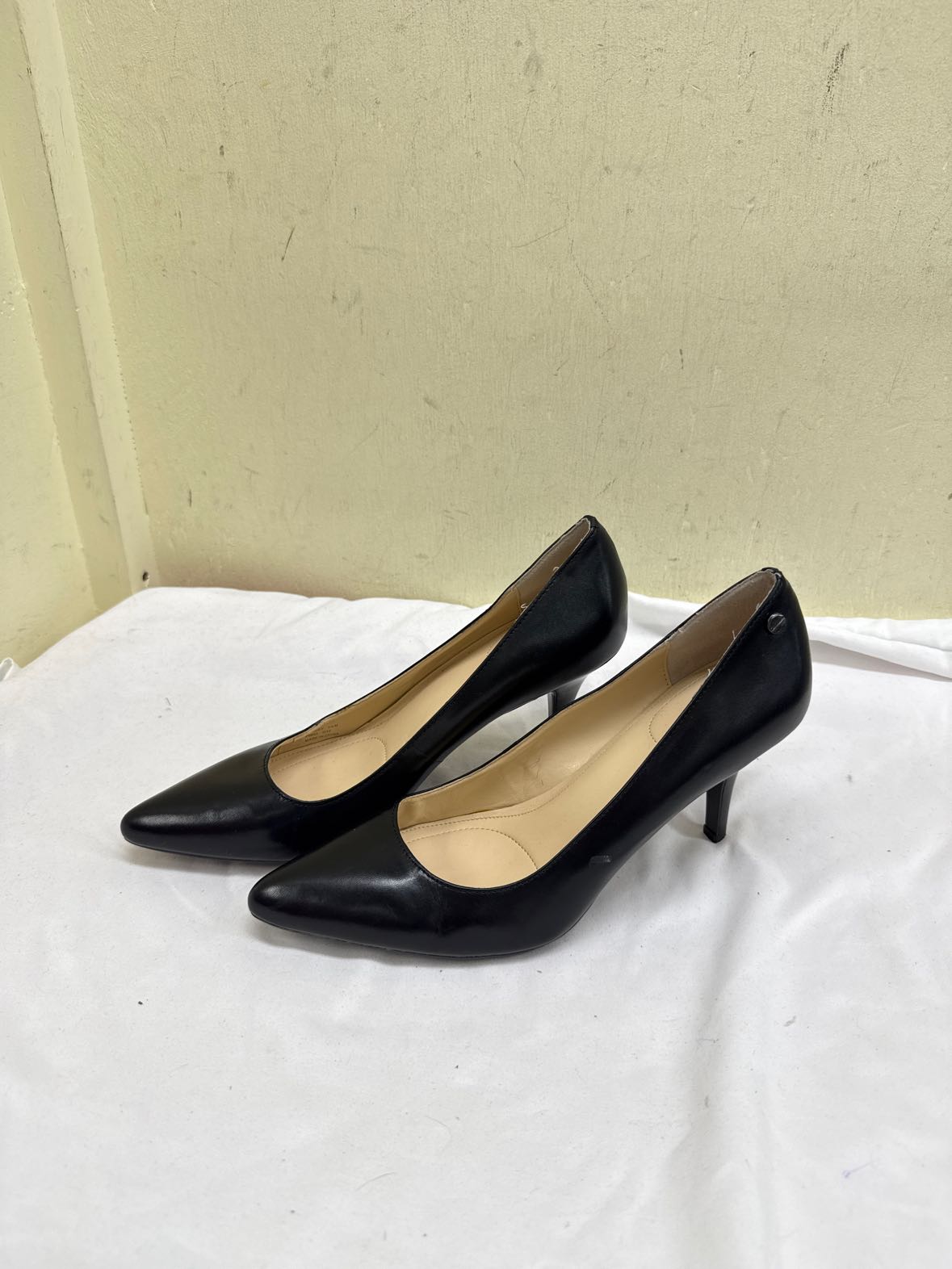 Calvin Klein Women's Size 7-1/2 Black Pumps Shoes