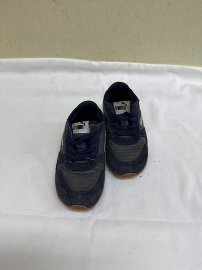 Puma Boy's Size 6 Navy Shoes