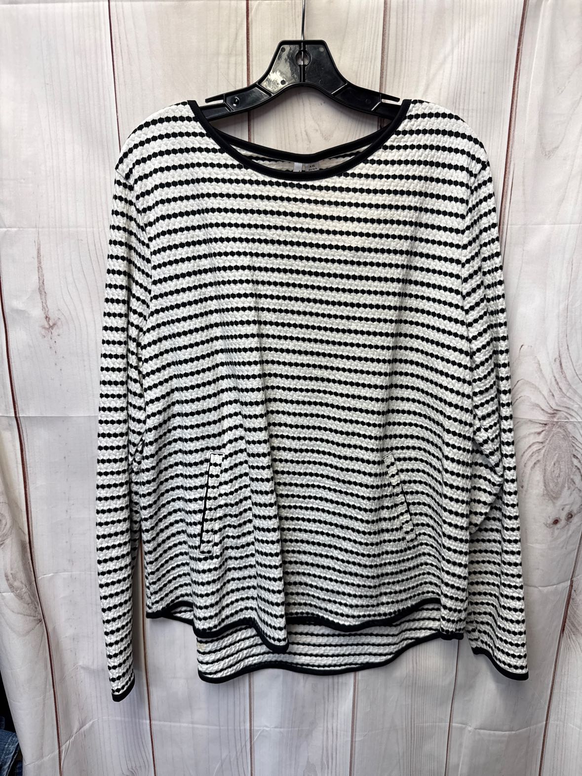 Elle Women's Size XXL White & Black Long Sleeve Top