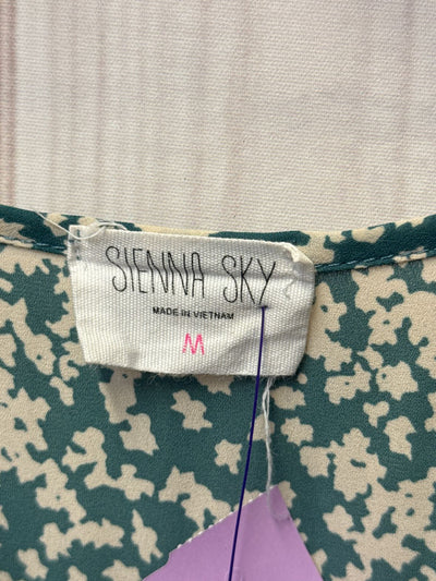 Sienna Sky Women's Size M Green Floral Short Sleeve Top