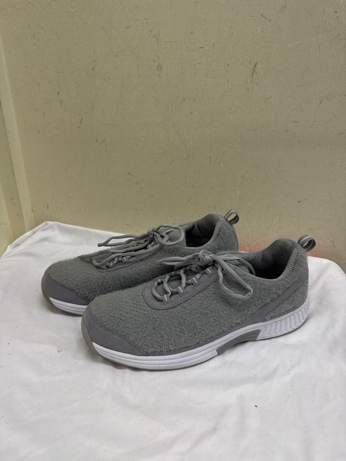Orthofeet Men's Size 12 Gray Shoes