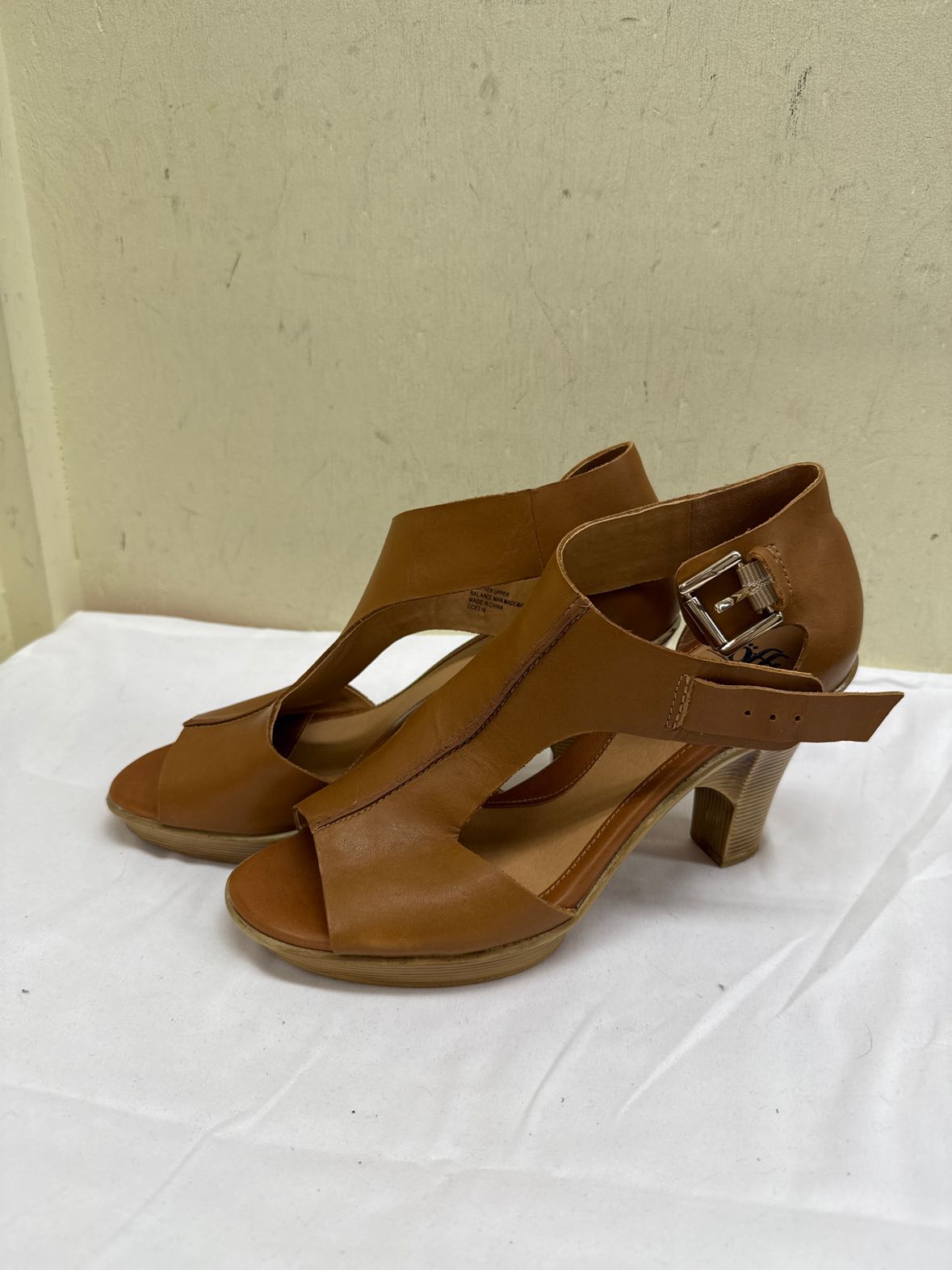Sofft Women's Size 9 Brown Leather Sandals