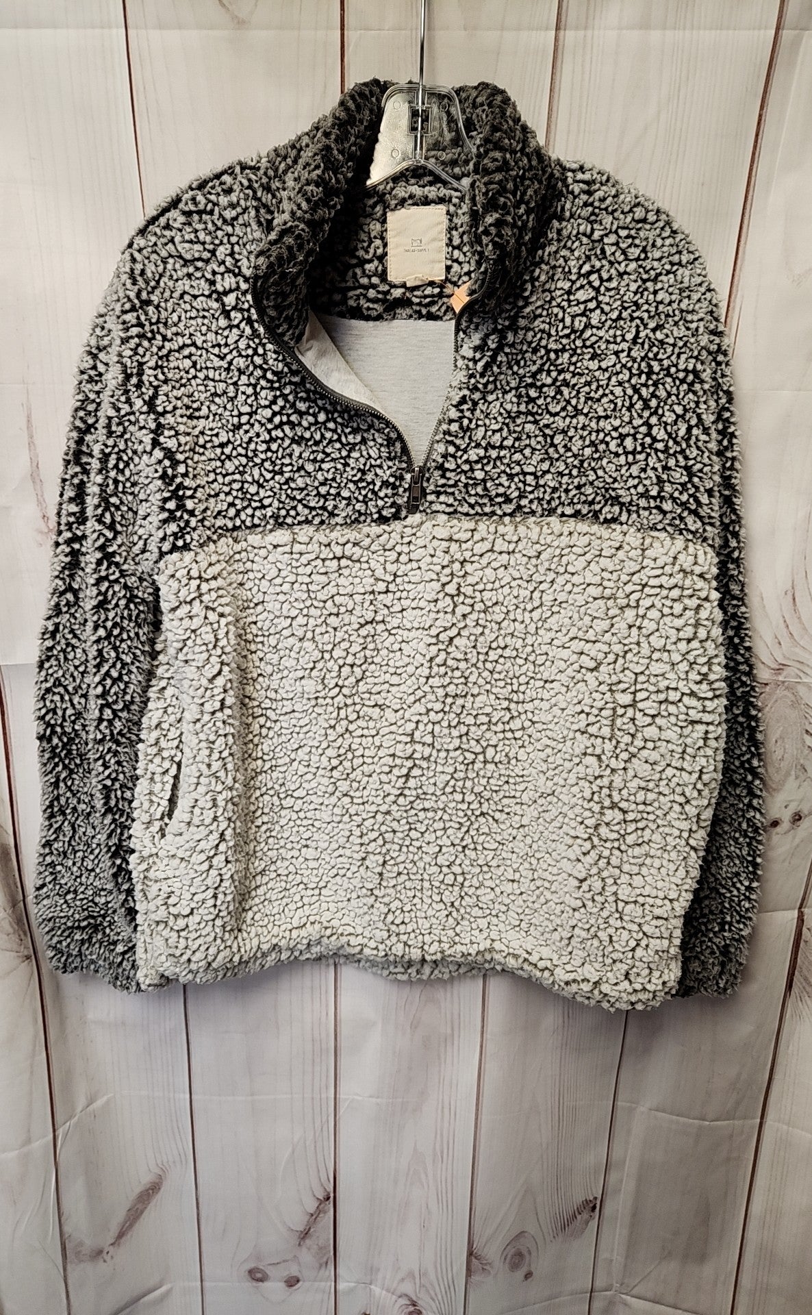 Thread & Supply Women's Size M Gray Sweatshirt
