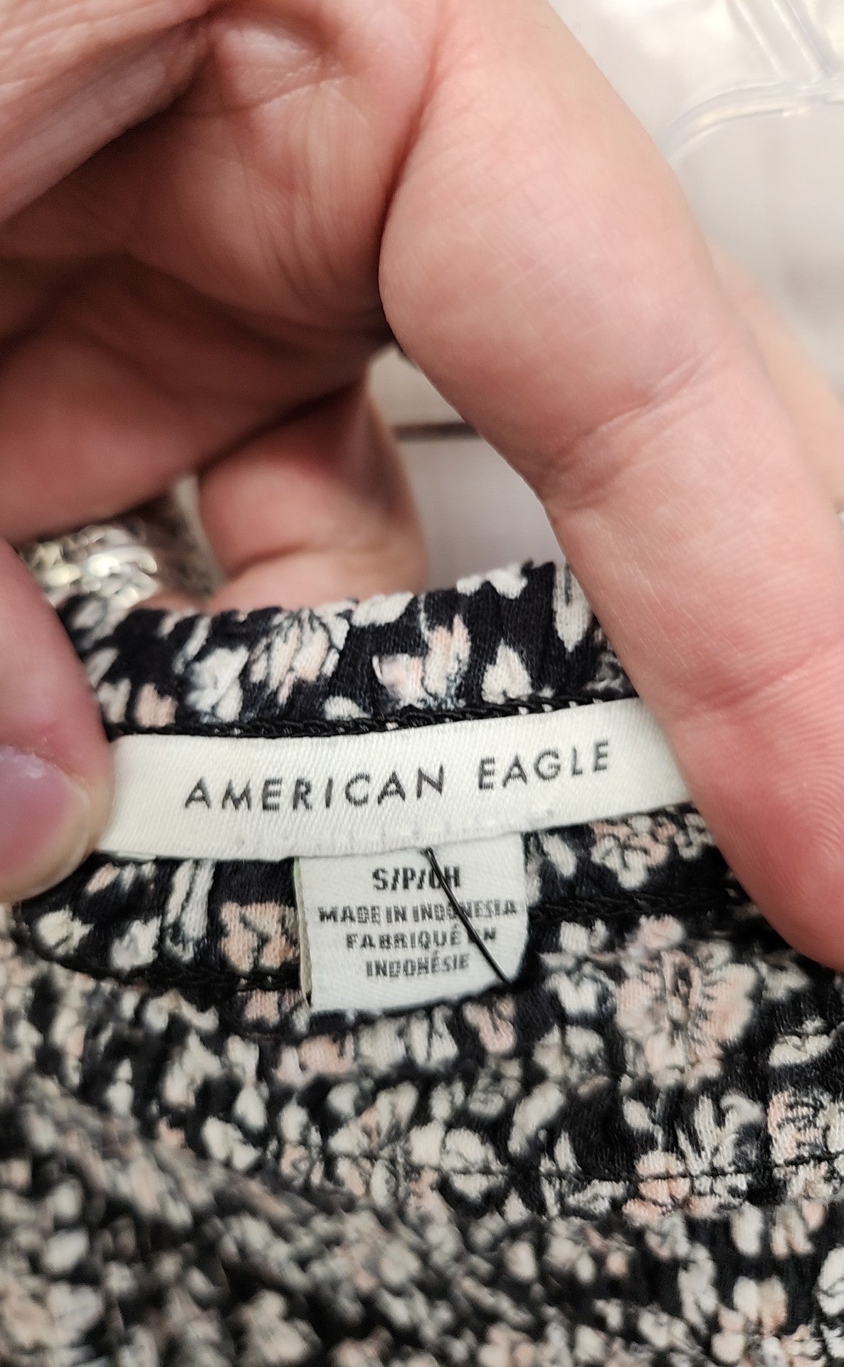 American Eagle Women's Size S Black Floral Skirt