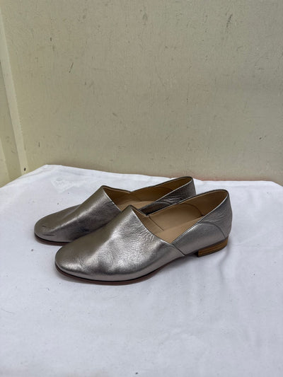 Clarks Women's Size 9 Silver Flats Shoes