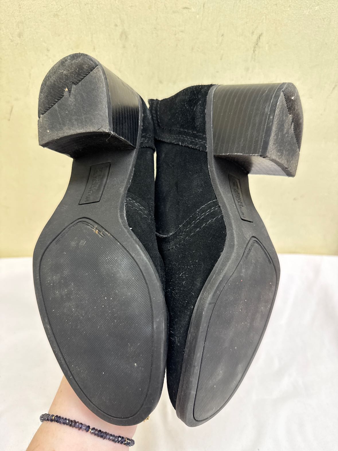 White Mountain Women's Size 7-1/2 Black Boots Shoes