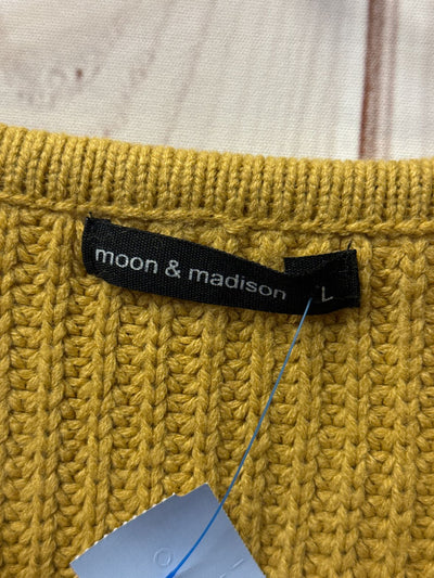 Moon & Madison Women's Size L Yellow Sweater
