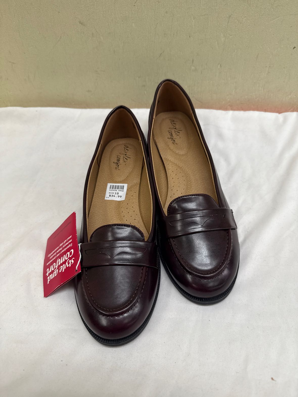 NWT Dexflex Women's Size 10 Maroon Flats Shoes