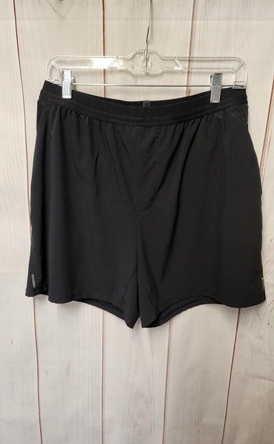 VRST Men's Size M Black Shorts